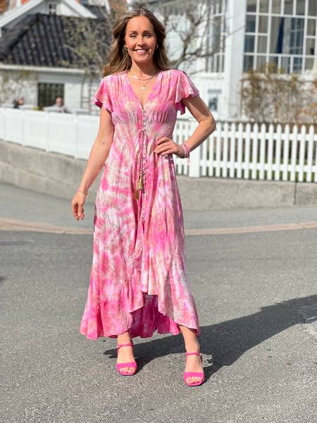 Bilde av LAST QUEEN LANG KJOLE - ROSA / CERISE